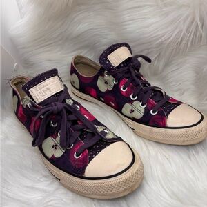 Converse Women’s Apple Pattered Sneakers